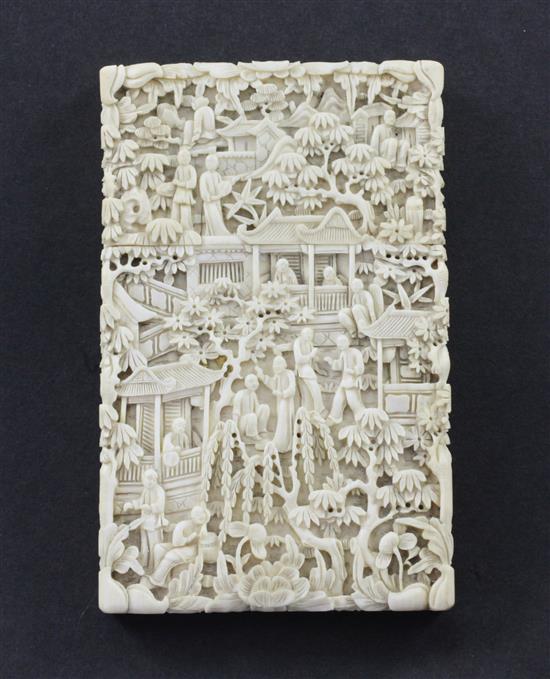 A Chinese export ivory card case, 19th century, 10.8cm